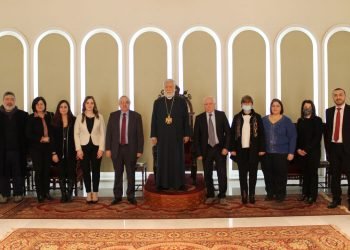 Լիբանանի Թեմի Ուսումնական Խորհուրդն Ու Ազգային Վարժարանները Ներկայացնող Պատուիրակութիւն Մը Այցելեց Արամ Ա. Կաթողիկոսին