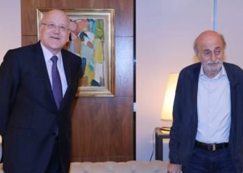Վարչապետ Միքաթի Կը Խորհրդակցի Ժոմպլաթի Հետ