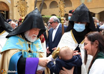 Անթիլիասի Ուխտի Օրուան Առիթով Սուրբ Լուսաւորիչի Աջով Օրհնուեցան Մեր Ժողովուրդի Զաւակները