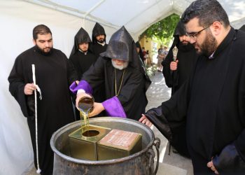 Սրբալոյս Միւռոնի Պատրաստութիւն Անթիլիասի Մէջ