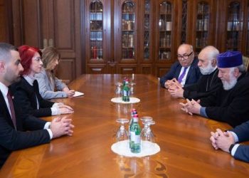 Հայրենի Կեանք