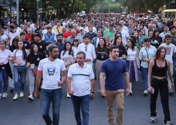 «Դիմադրութեան» Շարժումի Ներկայացուցիչները  Ժողովուրդին Կը Ներկայացնեն Ընդդիմադիր  Խմբակցութիւններուն Առաջադրած  Յայտարարութեան Դրոյթները