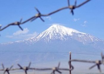 Ակնարկ. Շնորհաւորանքներուն Քաղաքական Ժամանակը