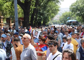 «Դիմադրութիւն» Շարժման Երթը` Ի Պաշտպանութիւն Հայաստանի Սահմանադրութեան