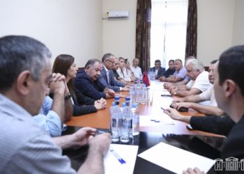 «Հայաստան» Խմբակցութիւնը Հանդիպում  Ունեցաւ Արցախի Ազգային Ժողովի  Պատուիրակութեան Հետ
