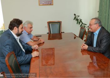 Հայրենի Կեանք