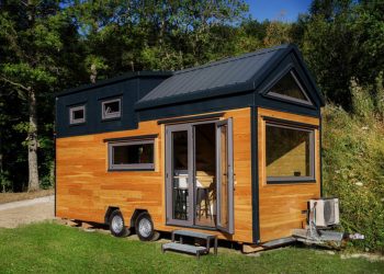 Արտասովոր Տուներ