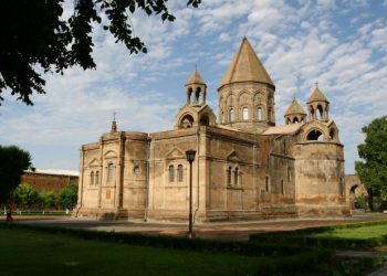 Ամենայն Հայոց Կաթողիկոսը, Հայաստանի Եւ Արցախի Նախկին Նախագահները Քննարկած Են Հայաստանի Մէջ Ստեղծուած Իրավիճակը