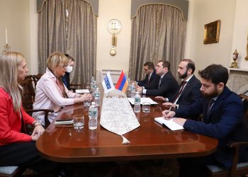 Միրզոյեան Հանդիպում Ունեցաւ ԵԱՀԿ-Ի Ընդհանուր Քարտուղար Հելկա Շմիտի Հետ