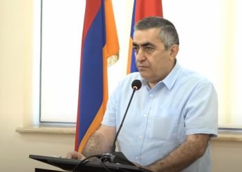 Արմէն Ռուստամեան. «Հետզհետէ Բացայայտ Կը Դառնայ, Որ Թշնամին Դուրսէն, Իսկ Օրուան Իշխանութիւնը Ներսէն Նոյն Քաղաքականութիւնը Կը Տանին»