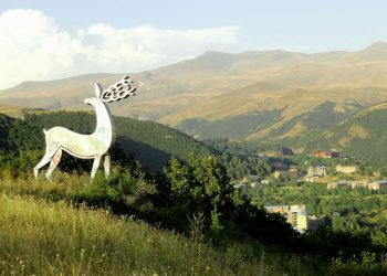 Հետաքրքրական.  Եղնիկը` Ջերմուկի Խորհրդանիշ