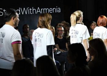«Կը Խնդրենք Կանգնիլ Հայաստանի Կողքին»