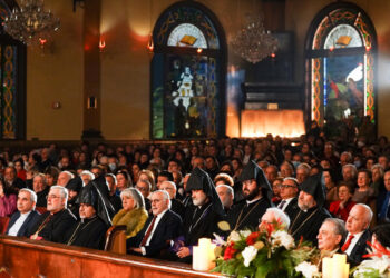 50-Ամեակ Միացեալ Նահանգներու Արեւմտեան Թեմի.  Տօնական Բարձր Հանդիսութեամբ Սկիզբ Առաւ Արեւմտեան Թեմի Յիսնամեայ Յոբելեանը Շուրջ Հազար Հայորդիներու Ներկայութեամբ