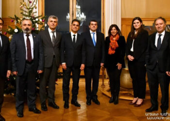 Արցախի Հանրապետութեան Նախագահին Գլխաւորած Պատուիրակութիւնը Հանդիպում Ունեցած Է Փարիզի Քաղաքապետին Հետ
