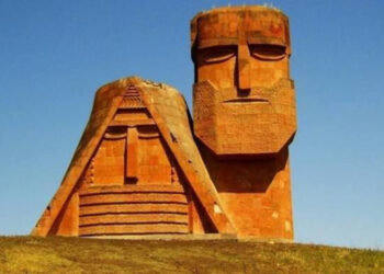 Վեհափառ Հայրապետն Ու Արցախի Նախագահը  Հեռաձայնային Հաղորդակցութիւն Ունեցան