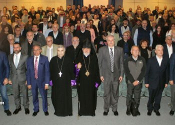 Կազմակերպութեամբ Հայ Քաղաքական  Երեք Կուսակցութիւններուն.  Արցախի Ժողովուրդի  Զօրակցութեան Բազմամարդ Հաւաք