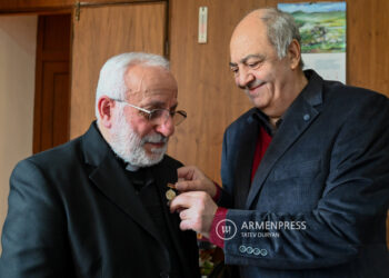 Հայրենի Կեանք