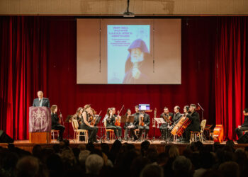 Վեհափառ Հայրապետը Պարգեւատրեց Հայ Մշակոյթին Ու Յունահայ Գաղութին Նուիրեալները