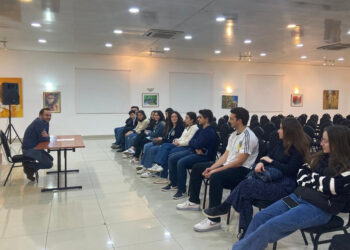 Ապագայ Լրագրողները Ծանօթացան  Ելեւմտական Շուկաներուն, Դրամին ու Թուայնացած Դրամին
