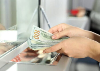 Տոլարի Փոխարժէքը Կը Շարունակէ Սաւառնիլ, Իսկ Հանրախանութներուն Մէջ Ապրանքներուն Սակերը` Ամերիկեան Տոլարով