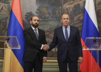 Միրզոյեանի Հետ Հանդիպումին Ընթացքին. «Առաջնահերթ Խնդիրներէն Մէկը Լաչինի Միջանցքի Եւ Ընդհանուր Առմամբ Ղարաբաղի Շուրջ Ստեղծուած Կացութիւնն Է» Կ՛ըսէ Լաւրով