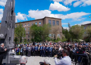 Երեւանի Օղակաձեւ Զբօսայգիին Մէջ Տեղադրուեցաւ «Նեմեսիս» Գործողութեան Հերոսներու Յիշատակը Յաւերժացնող Յուշակոթող