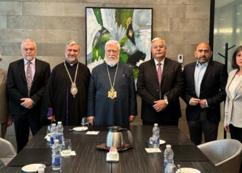 ՀՅԴ Բիւրոյի Եւ ՀՅԴ Գանատայի Կեդրոնական Կոմիտէի Պատուիրակութիւնը Հանդիպում Ունեցաւ Արամ Ա. Վեհափառին Հետ