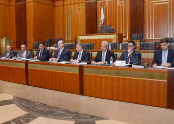 Խորհրդարանին Մէջ. Ատուան Հանդիպում Մը Ունեցաւ Կեդրոնական Դրամատան Փոխկառավարիչներուն Հետ