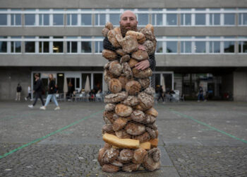 Գաղութէ Գաղութ