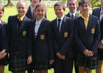 Դպրոցական Տարազները Աշխարհի Շուրջ