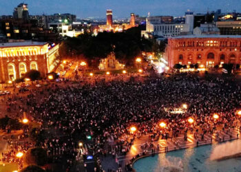 Ազգային Կոմիտէն Չորրորդ Օրն Ըլլալով  Բազմամարդ Հանրահաւաք Կայացուց