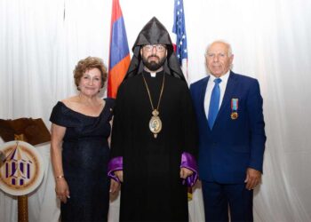 Յատու Ձեռնարկով Նշուեցաւ Էնսինոյի Ս. Նահատակաց Եկեղեցւոյ 60-Ամեակը. «Կիլիկեա Ասպետ» Շքանշանի Յանձնում Տիար Ծերոն Թիթիզեանի