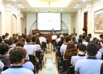 Բացառիկ Գրական Հանդիպում` Հանրաճանաչ Գրող Ալեքսանտր Նաժժարի Հետ. Բացում Մեսրոպեան Վարժարանի 85-Ամեակի Ձեռնարկներուն