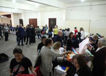 Ազգային Առաջնորդարանի Ընկերային Ծառայութեան Բաժանմունք.  Մեծ Թիւով Հայորդիներ Օգտուեցան «Անվճար Հագուստի Աշխարհ» Նախաձեռնութենէն