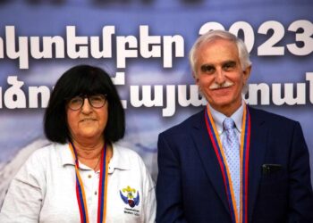 Քոյր Մարօ Քէշիշեան Եւ Եղբ. Շահէ Ենիգոմշեան Կ’արժանանան ՀՄԸՄ-ի «Արժանեաց» Շքանշանին