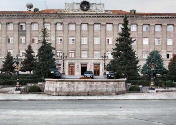 Նախագահ Շահրամանեան Եւ Սակաւաթիւ Պաշտօնատարներ Տակաւին Կը Մնան Արցախի Մէջ