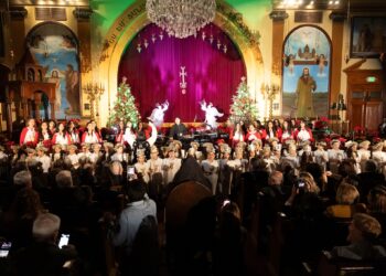 Կազմակերպութեամբ Արեւմտեան Թեմի Ազգային Առաջնորդարանի . «Հրաշափառ Ծննդեան Փառահեղ Աւետում» Համերգը Ս. Ծննդեան Խորհուրդի Աննախընթաց Հրավառութիւն Մը