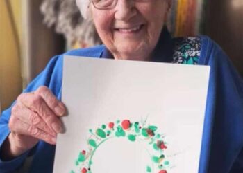 Մեծ Մամային Կաղանդի Քարտերը