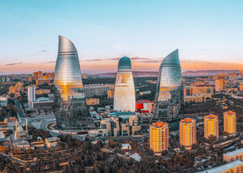 Ազրպէյճանի Մէջ Քանի Մը Երկիրներու  Դեսպաններ Ցաւակցած Են Խոջալուի  Դէպքերուն Համար