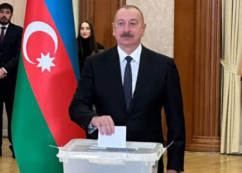 Ազրպէյճանի Նախագահական Արտակարգ Ընտրութիւն. Ալիեւ Իր Ընտանիքին Հետ Քուէարկեց Բռնագրաւեալ Ստեփանակերտի Մէջ