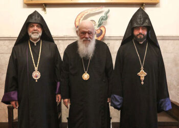 Գաղութէ Գաղութ