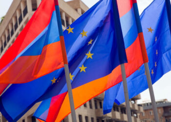 Ակնարկ.  Պրիւքսելի Դիմումը Երեւանին Կամ Քայլի Ակնկալութիւն Յայտարարութեան Դիմաց