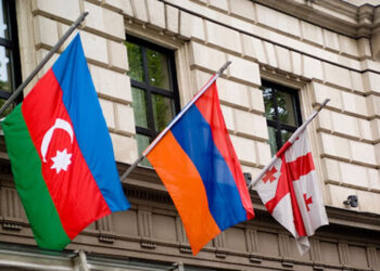 Վրաստանի Վարչապետը Հանդիպած Է Հայաստանի  Եւ Ազրպէյճանի Դեսպաններուն Հետ Եւ Քննարկած Շրջանի Կացութիւնը