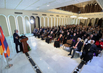 Աշխարհահռչակ Դատախազ Դոկտ. Լուիս Մօրէնօ Օքամփօ Դասախօսեց Անթիլիասի Մայրավանքին Մէջ