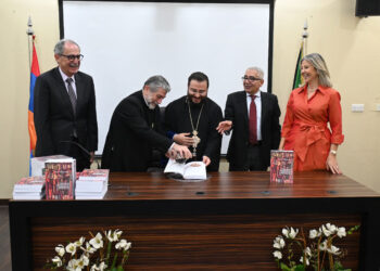 Դոկտ. Հրայր Ճէպէճեանի «Հայկական Ազգագրական Պատկերներ՝ Տեսիլք, Կամք եւ Յոյս» Գրքի Շնորհահանդէսին  (Քուէյթ)