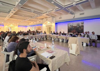 Գաղութէ – Գաղութ