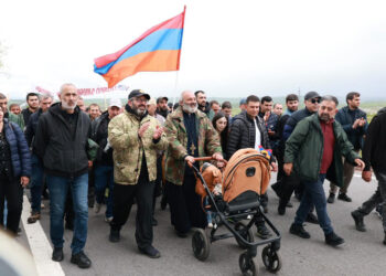 «Տաւուշը Յանուն Հայրենիքի» Շարժումի Երթը Չարենցաւանէն Ուղղուեցաւ Աբովեան Եւ Այսօր Կը Հասնի Երեւան