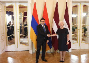 «Հայաստան Կը Ցանկայ Եւրոպական Միութեան Մաս Ըլլալ»  Կ՛ըսէ Ալեն Սիմոնեան