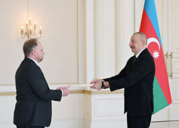 Ալիեւ. «Այնքան Ատեն Որ Հայաստանի  Սահմանադրութեան Փոփոխութիւն Չէ Եղած,  Խաղաղութեան Համաձայնագիրը Պիտի Չստորագրուի»