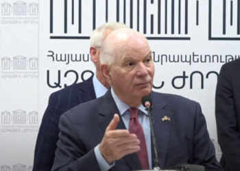 «Հայաստանի Եւ Ազրպէյճանի Յարաբերութիւններու Կարգաւորումը Անհրաժեշտ Է, Սակայն Գաղթականներու Վերաբերեալ Հաշուետուութիւն Պէտք Է Ըլլայ» Կ՛ըսէ Ծերակուտական Քարտին
